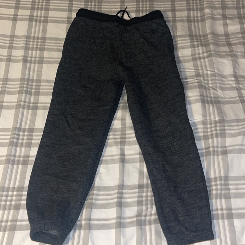 Like new Billabong jogger.